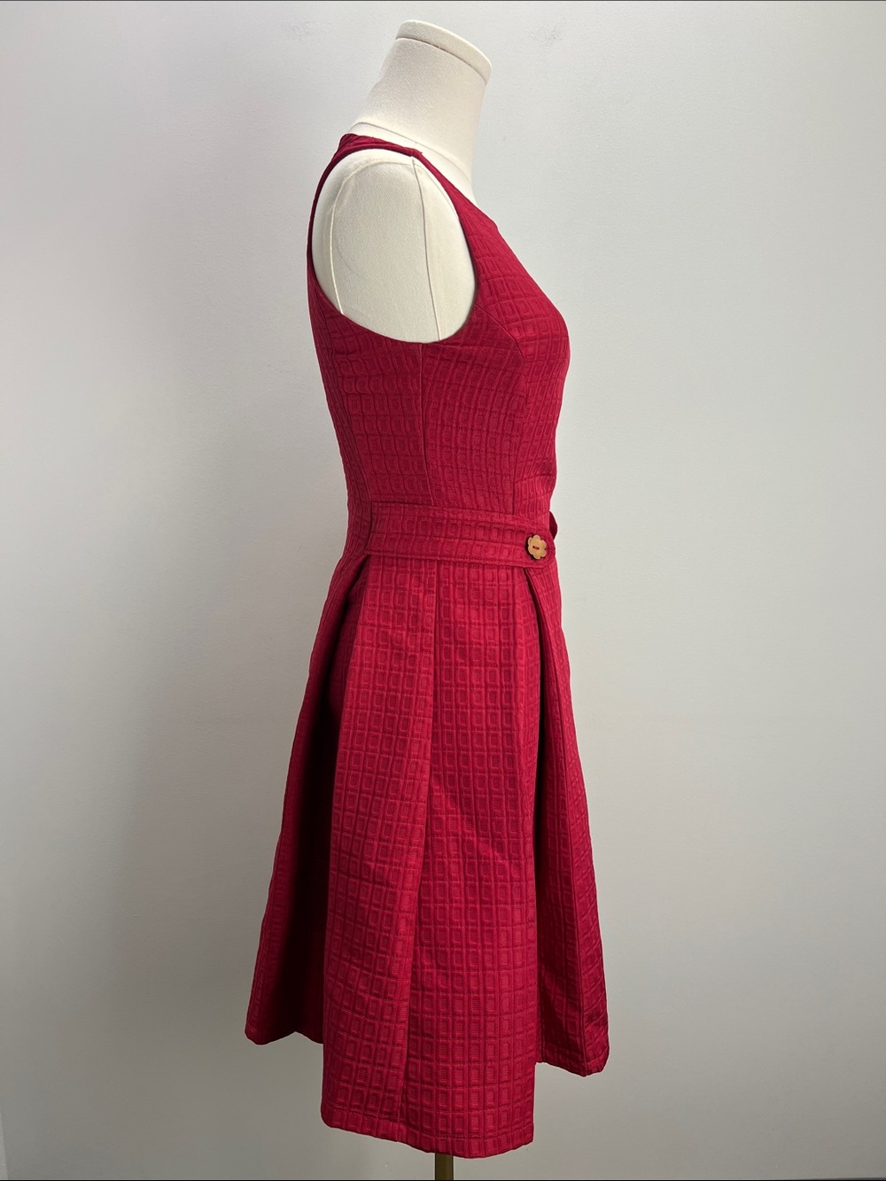 Modcloth So Sixties Dress Textured Fit N Flare Raspberry Red Womens XS Retro - Picture 5 of 8